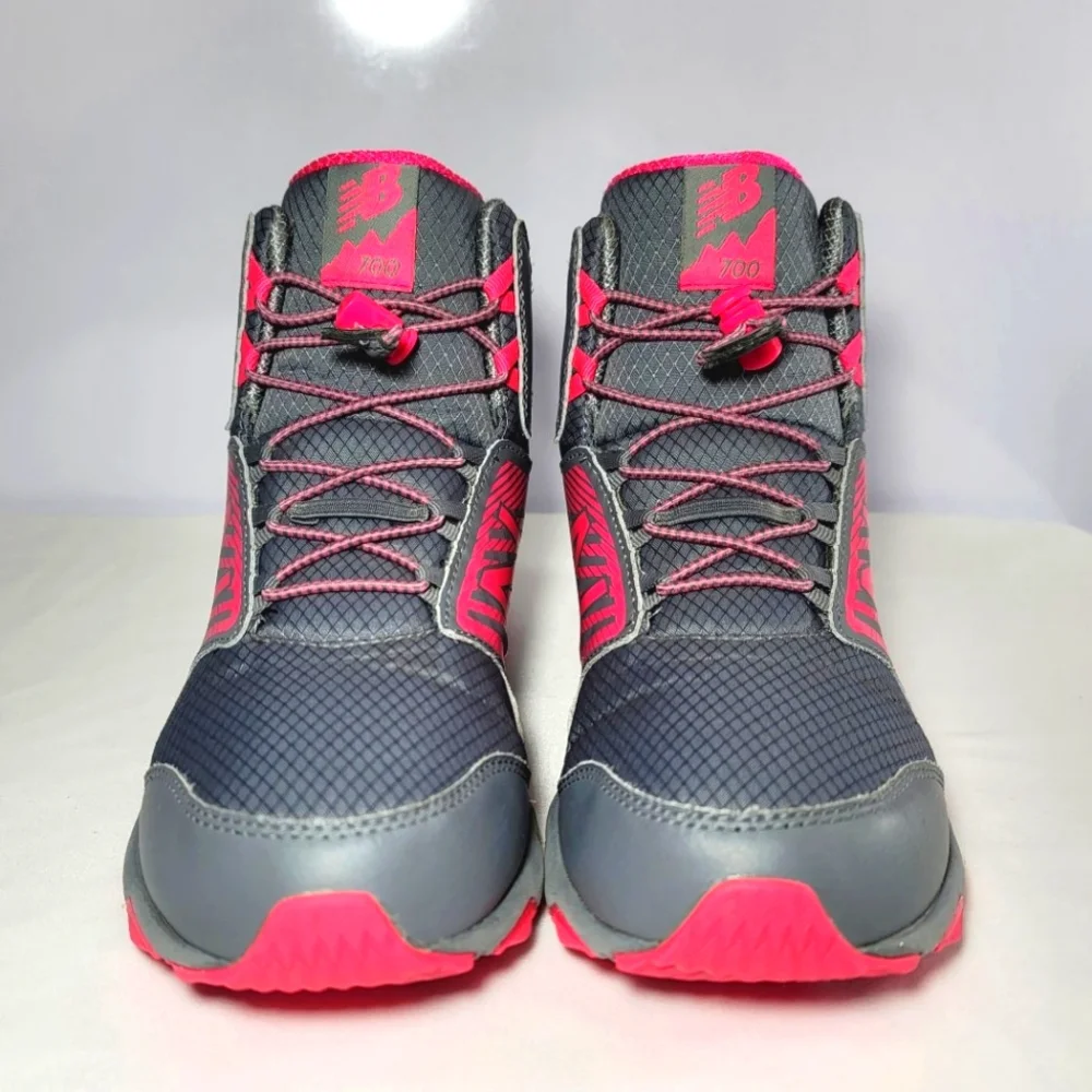 New Balance Big boys size 7 Grey & Pink 700v1 Hiking sneakers.